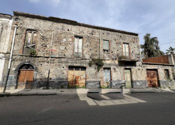 Edificio all\'aperto - Casa indipendente Via Giuseppe Garibaldi
 
91, Calatabiano - foto 11