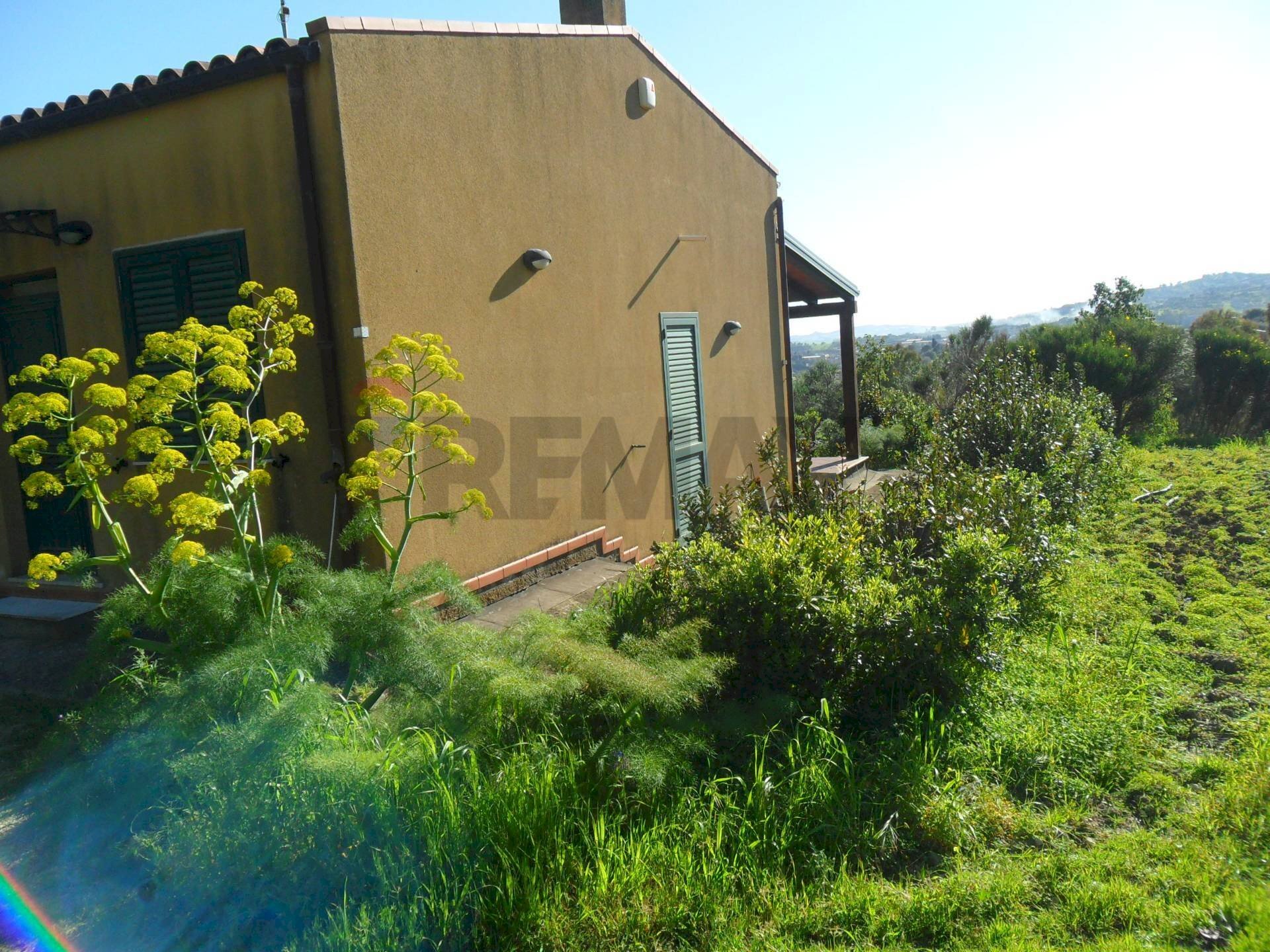 Casa all\'aperto - Villa Via Due Fontane
 
122, Caltanissetta - foto 2