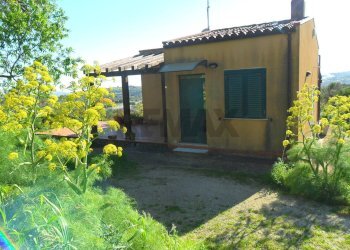Casa all\'aperto - Villa Via Due Fontane
 
122, Caltanissetta - foto 1
