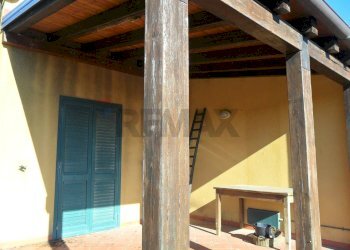 Balcone - Villa Via Due Fontane
 
122, Caltanissetta - foto 3