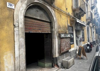 Edificio all\'aperto - Attività Commerciale Via Garibaldi
284, Catania - foto 1