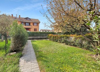 Giardino - Casa semi indipendente VIA ALDO MORO
 
1, Settala - foto 32