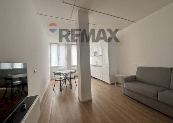 Sala da pranzo - Monolocale via Desenzano
 
14, Milano - foto 4