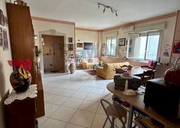 Sala da pranzo - Appartamento Via Delle Mimose
 
2, Rosolini - foto 12