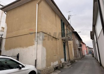 Edificio all\'aperto - Casa indipendente 977R+VWG Carcare, Provincia di Savona, Carcare - foto 13