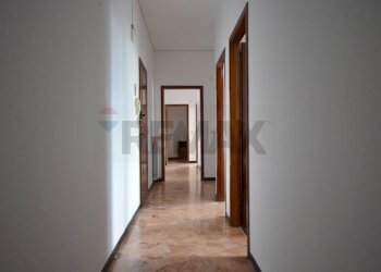 Hall / corridoio - Four-room apartment Via Rusca
 
37, Savona - photo 24