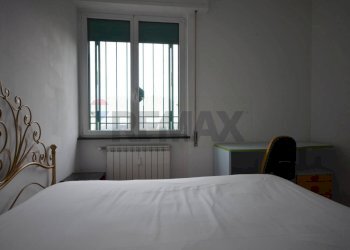 Camera / camera da letto - Four-room apartment Via Rusca
 
37, Savona - photo 33