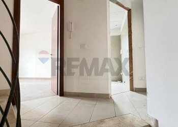 Hall / corridoio - Villa a Schiera via Collettara, Scoppito - foto 9