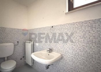 LAVATOIO - Villa a Schiera via Collettara, Scoppito - foto 18