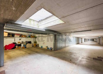 Parcheggio - Four-room apartment Curno - photo 36