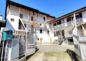 Edificio all\'aperto - Casa semi indipendente via villa, San Colombano Belmonte - foto 1