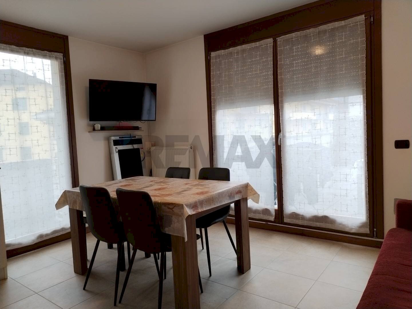 Sala da pranzo - Quadrilocale Via Montelungo
 
12, Feltre - foto 3