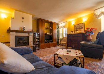 Soggiorno - Casa semi indipendente Frazione San Giovanni
 
13, Fabriano - foto 1