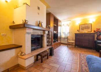 Soggiorno - Casa semi indipendente Frazione San Giovanni
 
13, Fabriano - foto 2