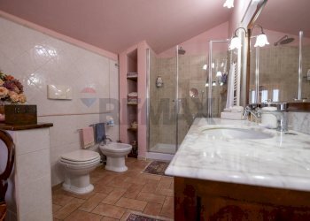 Bagno - Casa semi indipendente Frazione San Giovanni
 
13, Fabriano - foto 12