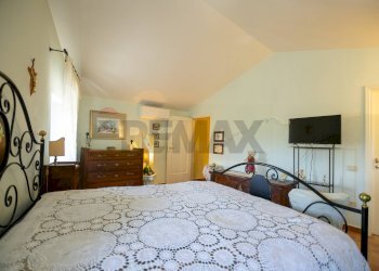 Camera / camera da letto - Casa semi indipendente Frazione San Giovanni
 
13, Fabriano - foto 16