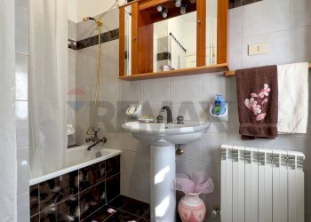 Bagno - Casa semi indipendente Frazione San Giovanni
 
13, Fabriano - foto 23