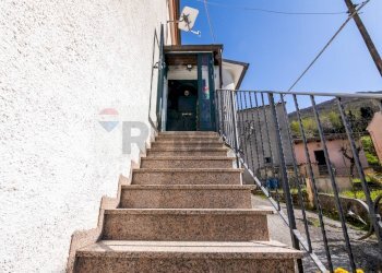 Scale - Casa semi indipendente Frazione San Giovanni
 
13, Fabriano - foto 31