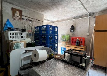 Dispensa di stoccaggio - Casa semi indipendente Frazione San Giovanni
 
13, Fabriano - foto 42