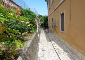 Terrazza - Trilocale Via Bruno Buozzi
 
10, Falconara Marittima - foto 32