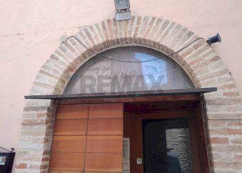 Dettagli - Locale Commerciale Via Oberdan
 
7, Ancona - foto 18