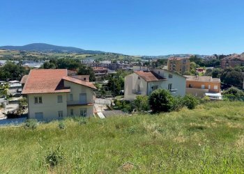 Casa all\'aperto - Terreno edificabile Ippolito Nievo, Osimo - foto 4