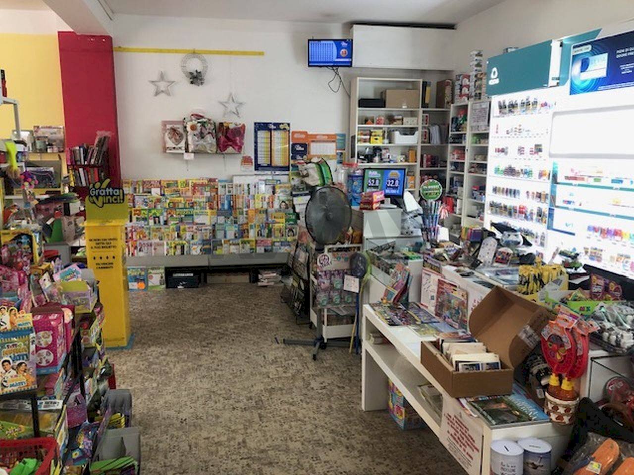 Camera / camera da letto - Attività Commerciale Via Cesanelli
 
2, Falconara Marittima - foto 2