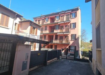 Edificio all\'aperto - Trilocale Via Lomonaco
 
35, Pavia - foto 1