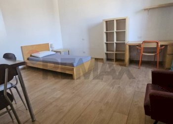 Camera / camera da letto - Trilocale Via Lomonaco
 
35, Pavia - foto 10