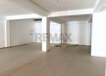 Locale - Commercial Premises Viale Cristoforo Colombo
 
24, Foggia - photo 4