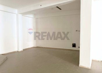Locale - Commercial Premises Viale Cristoforo Colombo
 
24, Foggia - photo 5