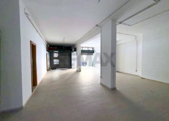 Locale - Commercial Premises Viale Cristoforo Colombo
 
24, Foggia - photo 8