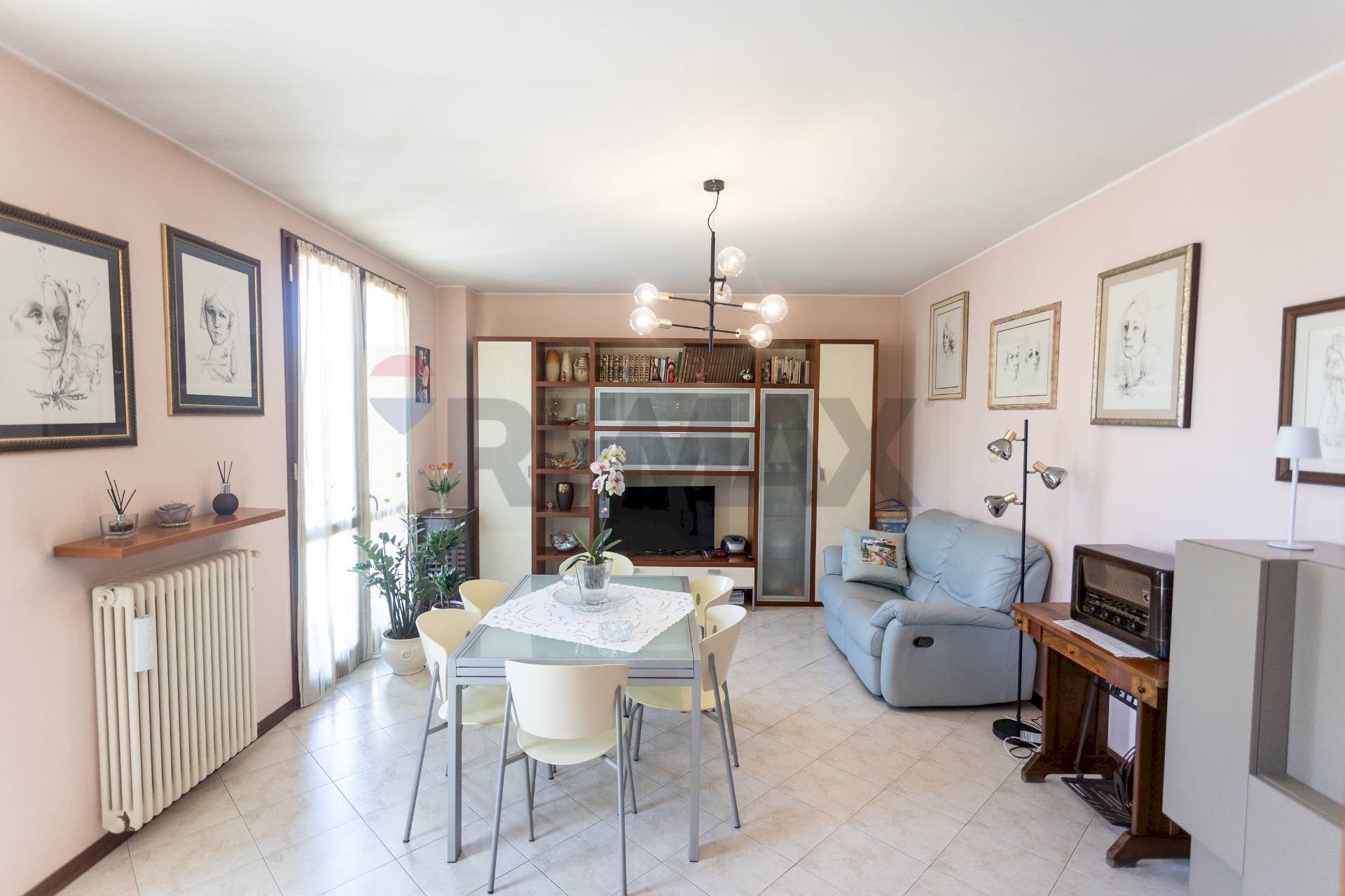 Sala da pranzo - Quadrilocale Via Agostino Berenini
 
162, Fidenza - foto 1