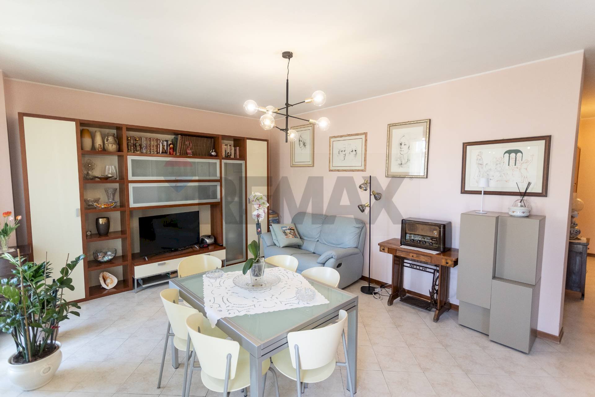 Sala da pranzo - Quadrilocale Via Agostino Berenini
 
162, Fidenza - foto 2