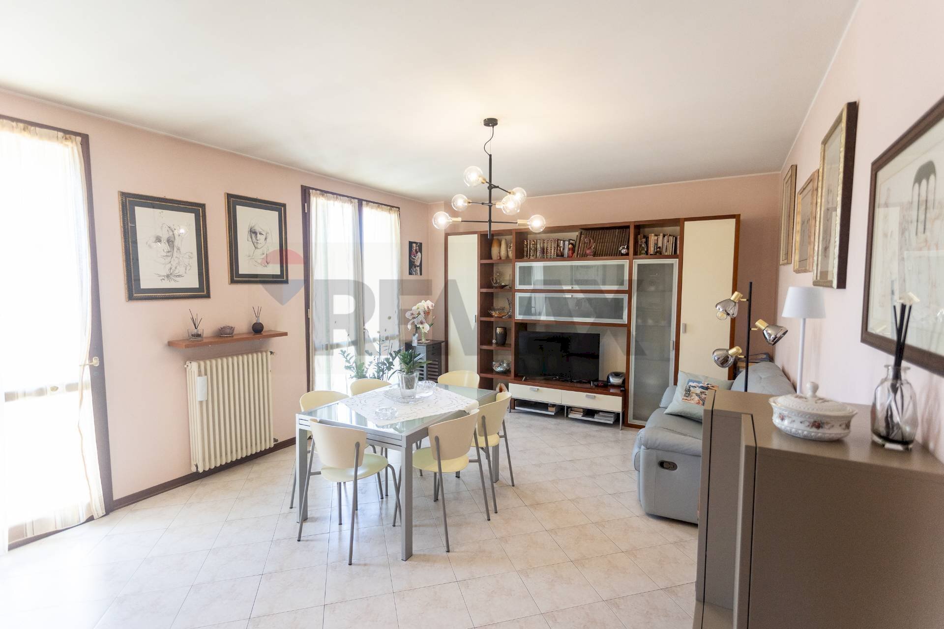 Sala da pranzo - Quadrilocale Via Agostino Berenini
 
162, Fidenza - foto 3