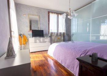 Camera / camera da letto - Quadrilocale Via Agostino Berenini
 
162, Fidenza - foto 19