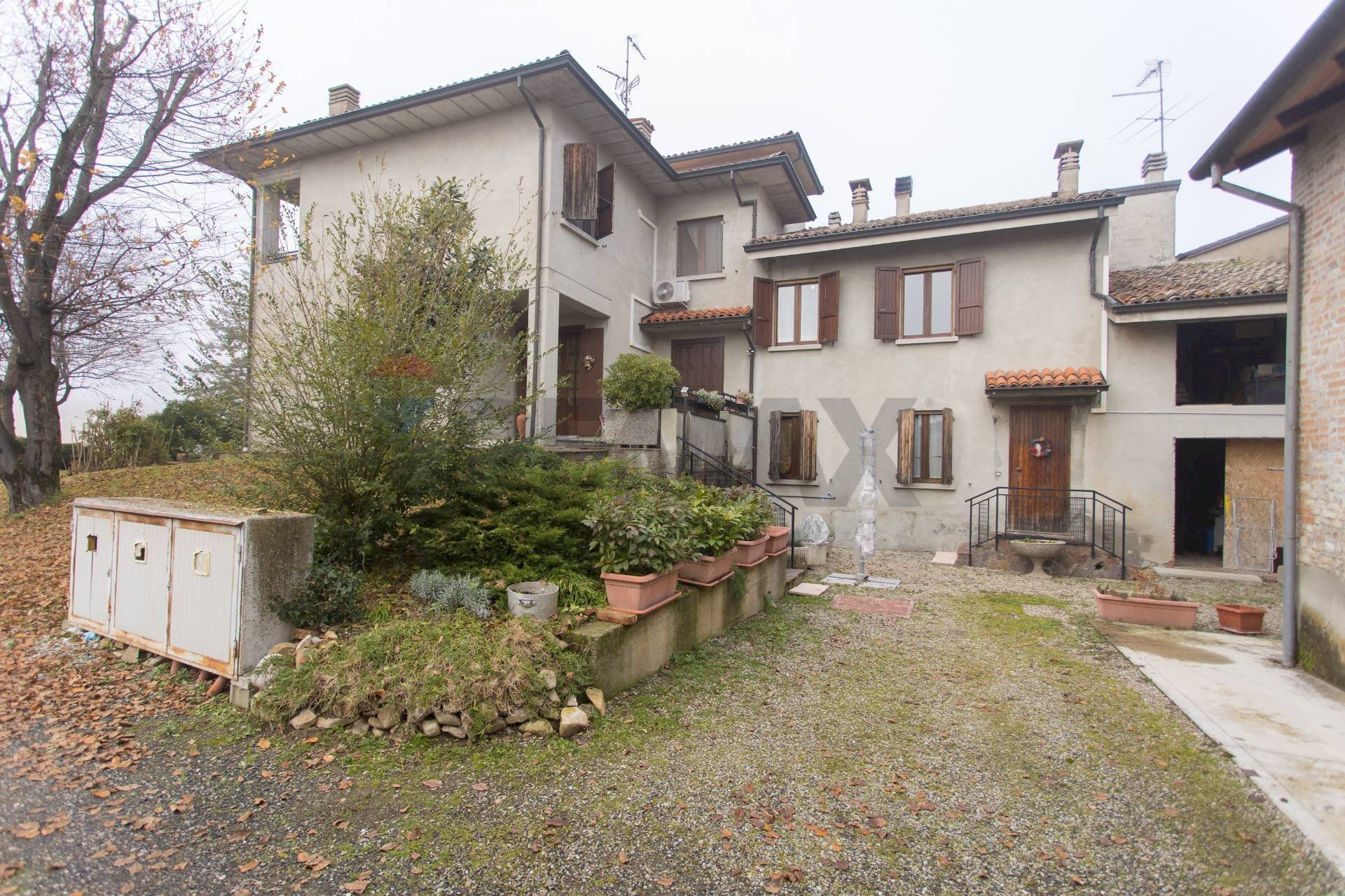 Casa all\'aperto - Semi-detached house Fornio
 
21, Fidenza - photo 1