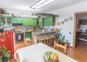 Cucina - Semi-detached house Fornio
 
21, Fidenza - photo 10