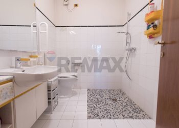 Bagno - Semi-detached house Fornio
 
21, Fidenza - photo 12