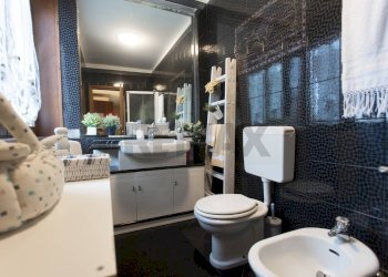 Bagno - Semi-detached house Fornio
 
21, Fidenza - photo 18