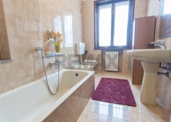 Bagno - Semi-detached house Fornio
 
21, Fidenza - photo 25