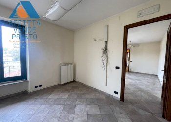 Foto 17 - Ufficio Via Martiri D'Italia
 
22, Caluso - foto 17