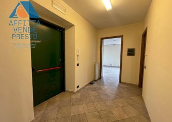 Foto 21 - Ufficio Via Martiri D'Italia
 
22, Caluso - foto 21