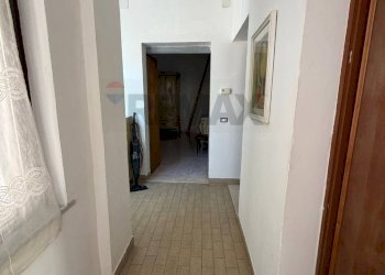 Hall / corridoio - Trilocale Via Rio Persico
 
5, Carinola - foto 12