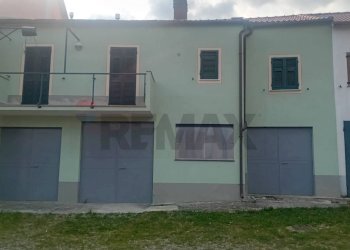 Edificio all\'aperto - Casa semi indipendente TOCETO
 
88, Varese Ligure - foto 1