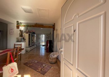 Hall / corridoio - Casa semi indipendente TOCETO
 
88, Varese Ligure - foto 17