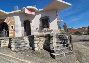 Casa all\'aperto - Commercial Premises Grottaminarda - photo 1