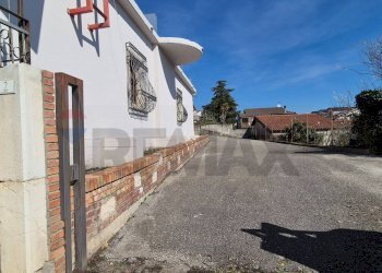 Edificio all\'aperto - Commercial Premises Grottaminarda - photo 18