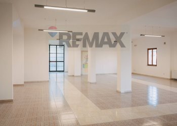 Stanza vuota - Commercial Premises Rupa Giardino
4, Grottaminarda - photo 10