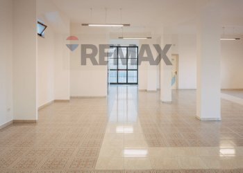 Stanza vuota - Commercial Premises Rupa Giardino
4, Grottaminarda - photo 12